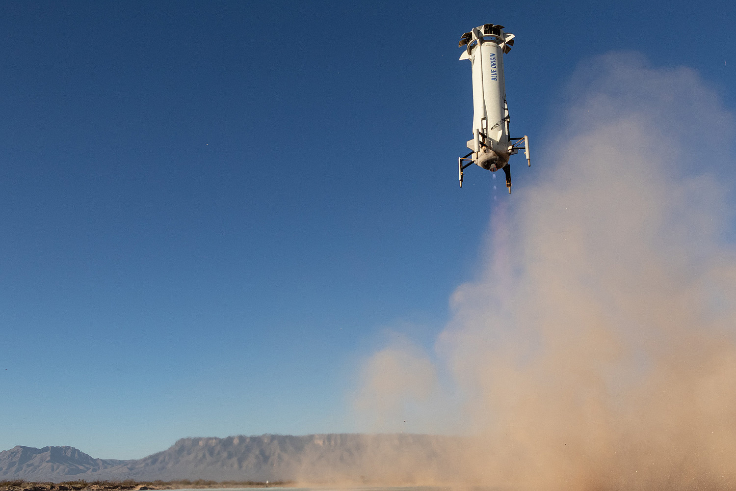 Booster landing on the NS-12 mission (MPG-TRIO).