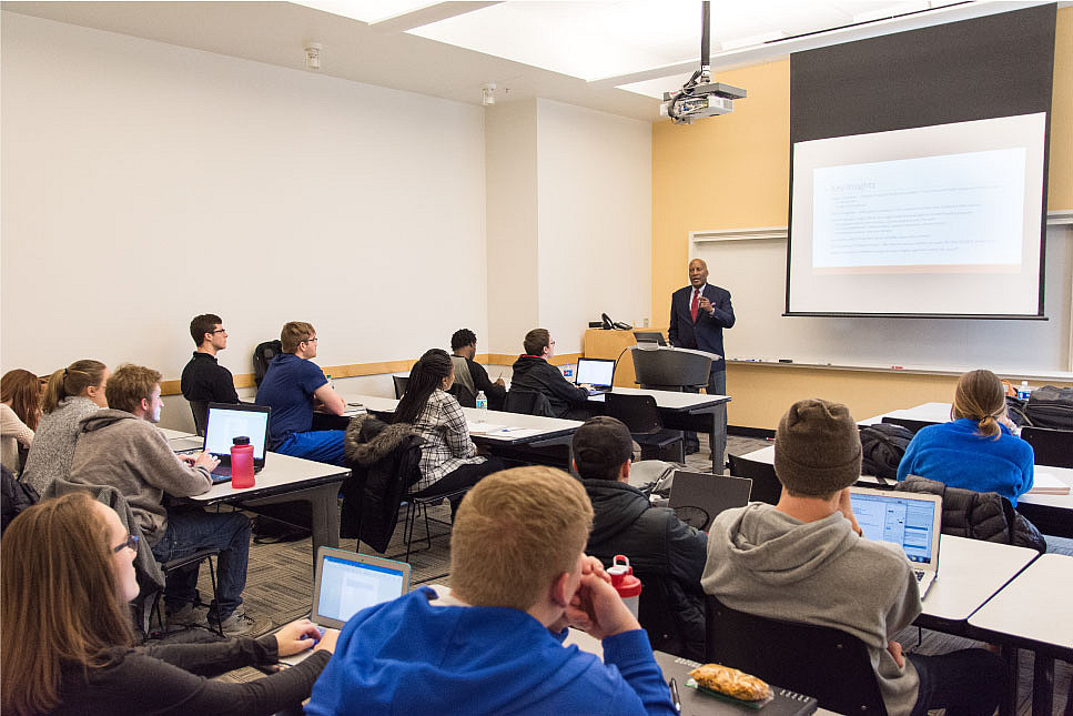 The Clausen Center has a variety of classrooms, seminar rooms, and group study rooms perfect for presentations.