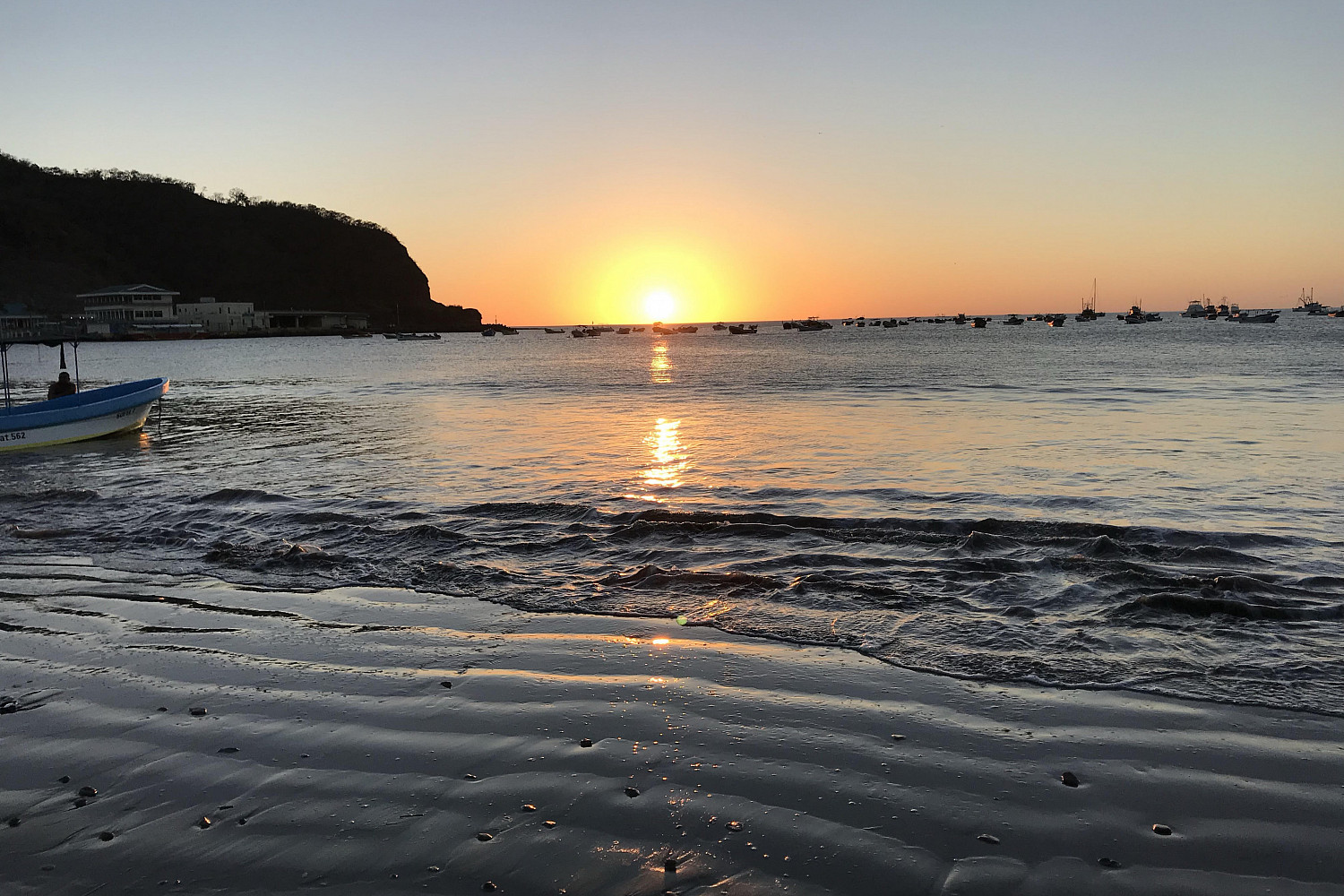 A beautiful sunset over the ocean.