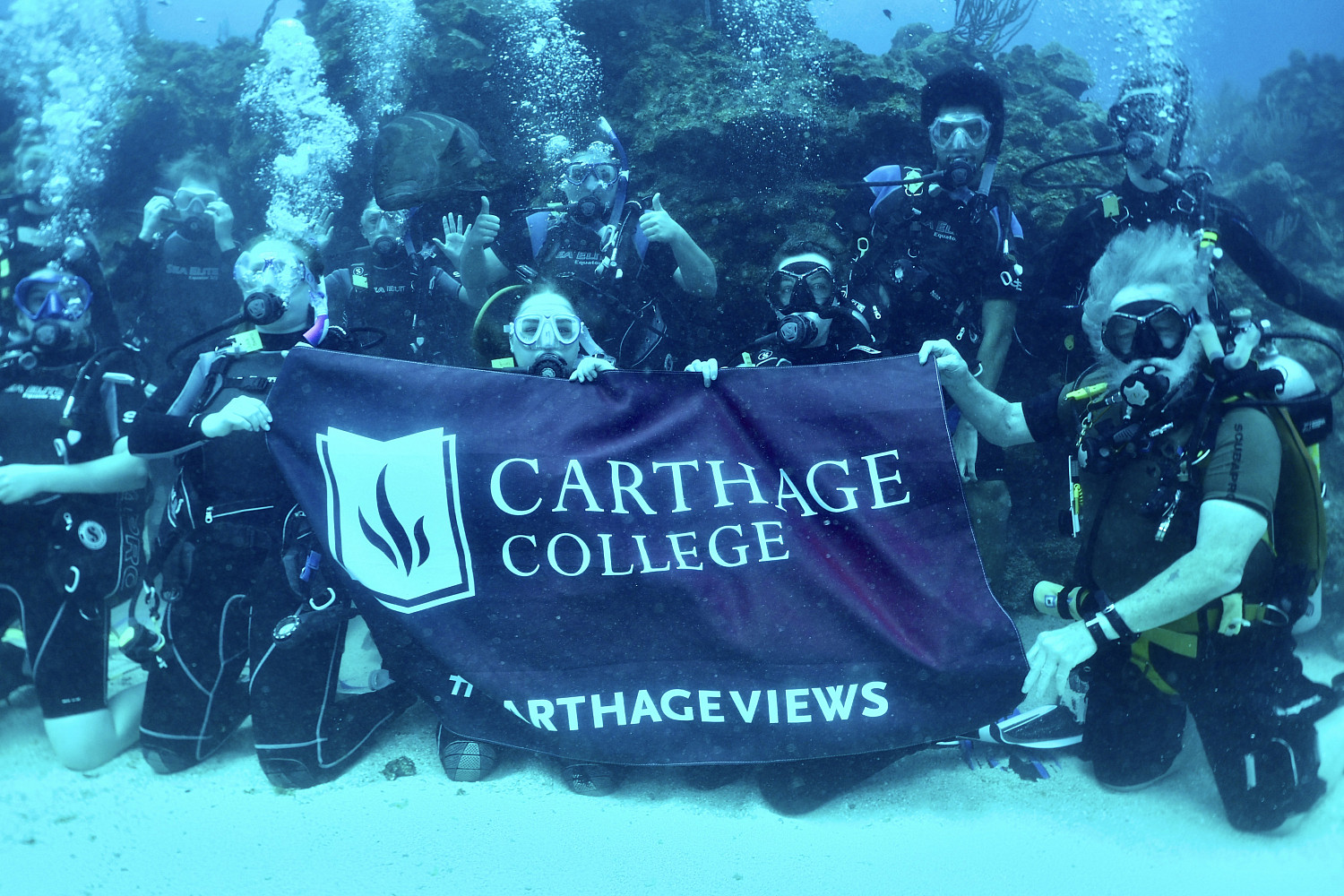 Students scuba diving in Honduras for J-Term.